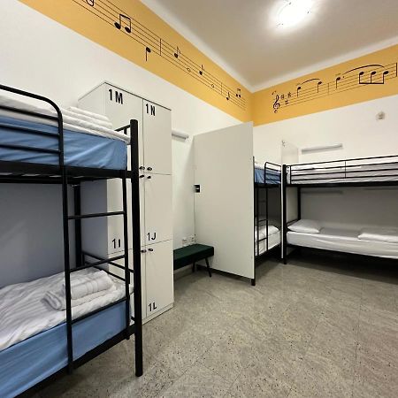 Hostel Opera Ljubljana Buitenkant foto