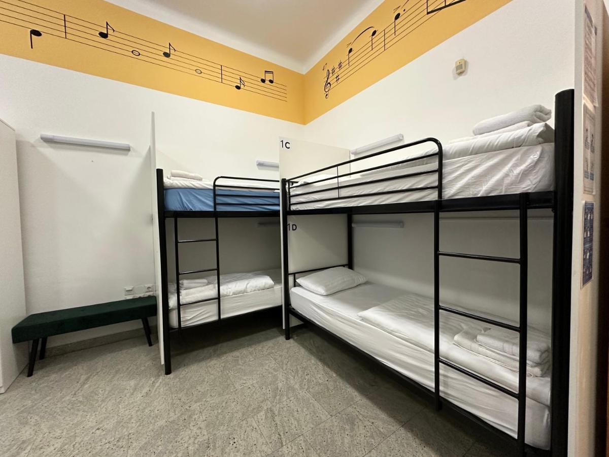 Hostel Opera Ljubljana Buitenkant foto