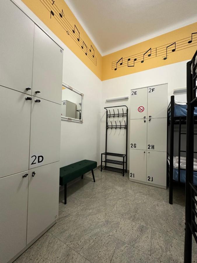 Hostel Opera Ljubljana Buitenkant foto