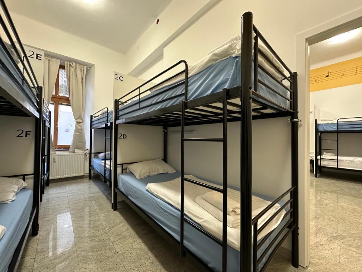 Hostel Opera Ljubljana Buitenkant foto